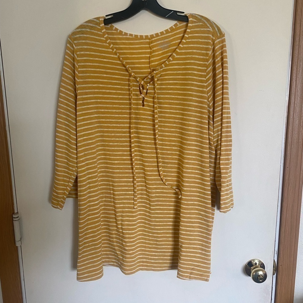 Lane Bryant 22/24 3/4 sleeve mustard, yellow and white shirt/tunic